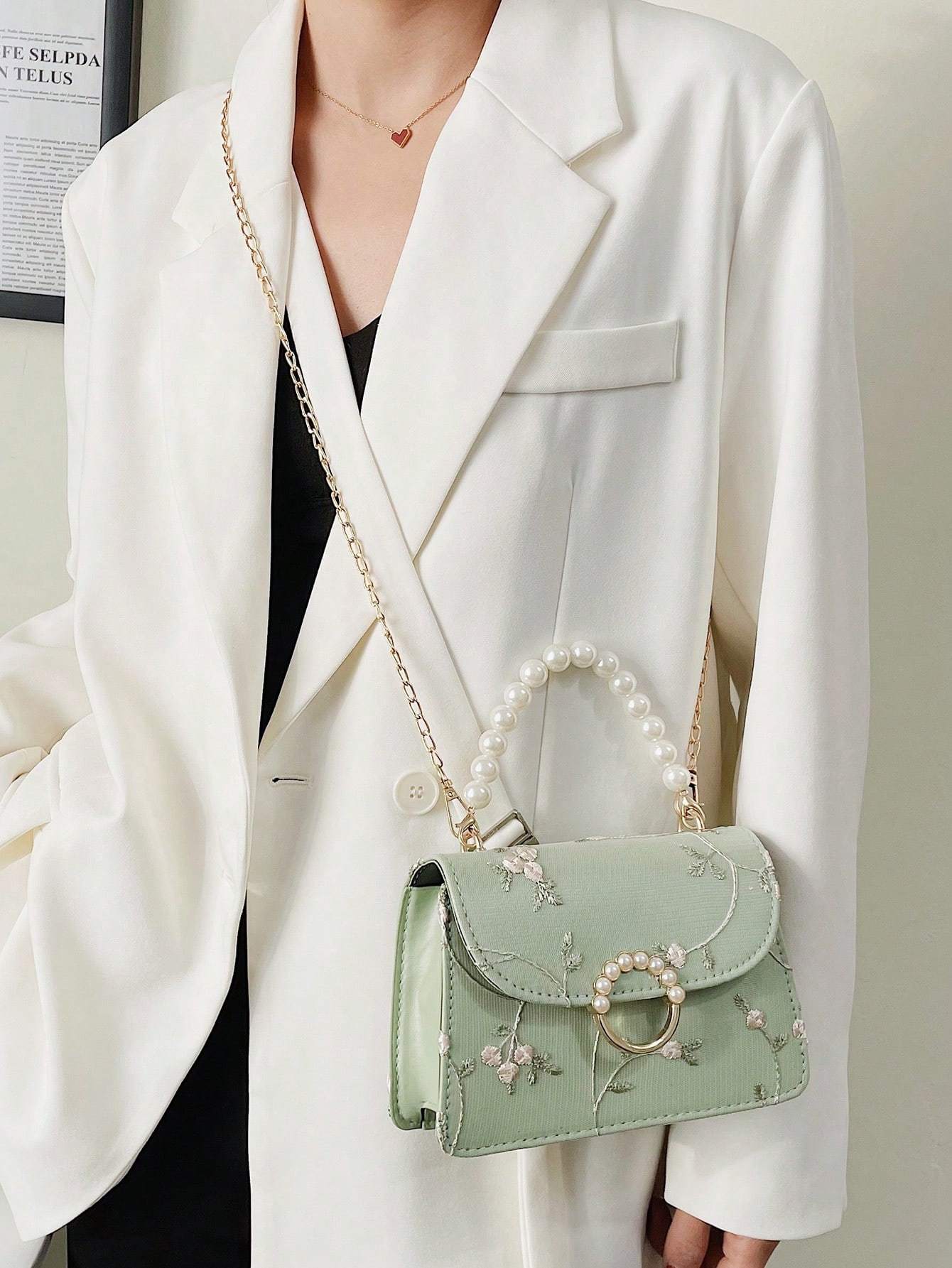 Women Fashionable Pearl Hand-Held Small Square Bag