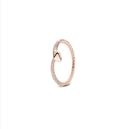 Elevé Luxe Elegant Heart Ring
